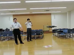 オート制御ドローンの屋内飛行実験